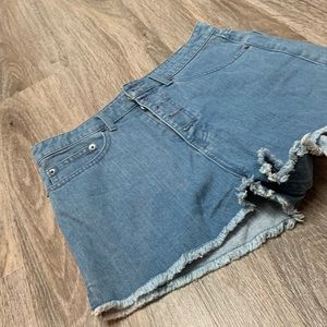 Jean short last super cute in great condition!!